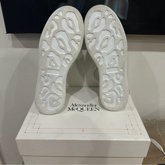 Alexander Mcqueens - Picture 3 of 10